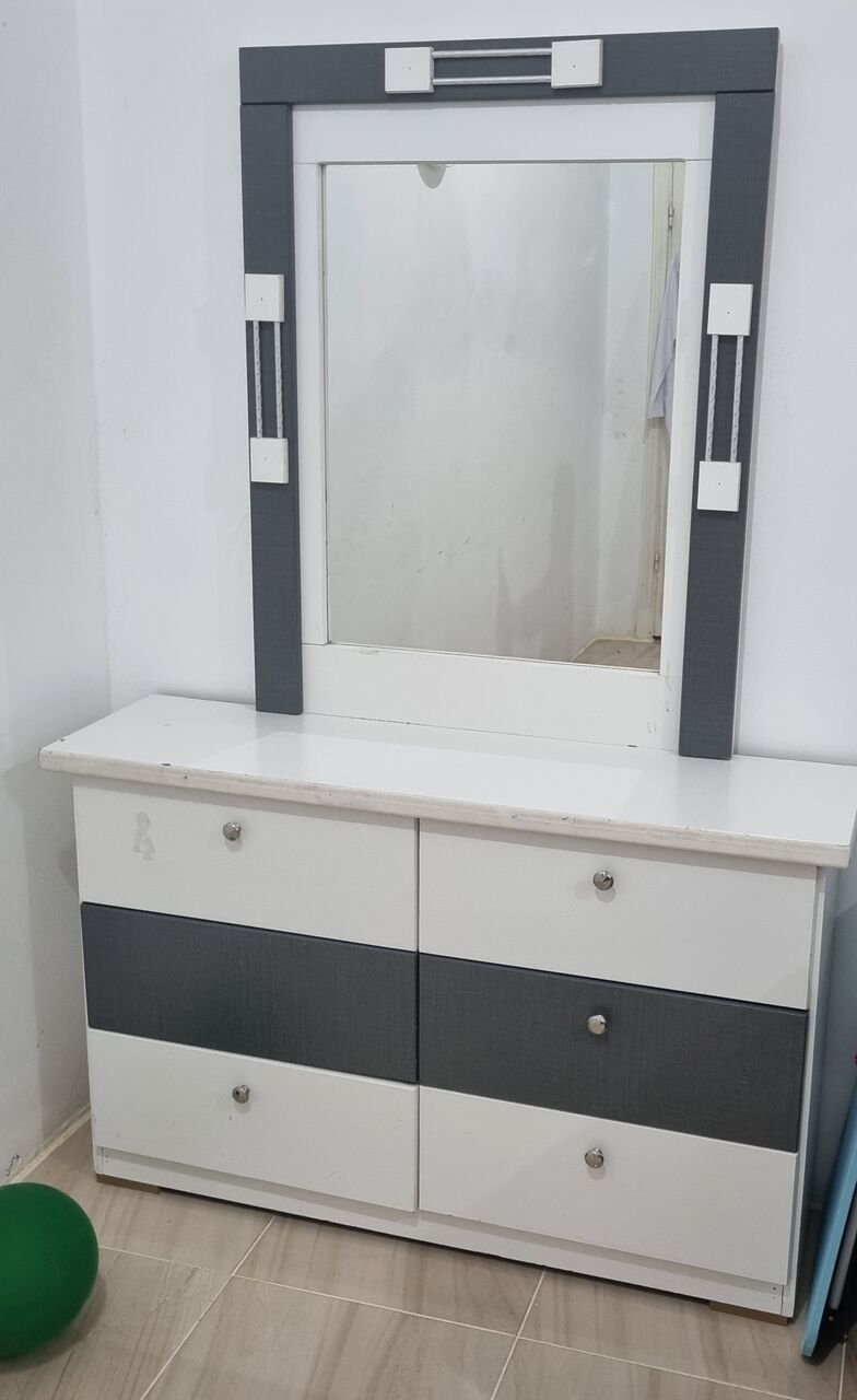 Jeddah, Furniture, SAR 350,  Bed & Dressing Table For Sale