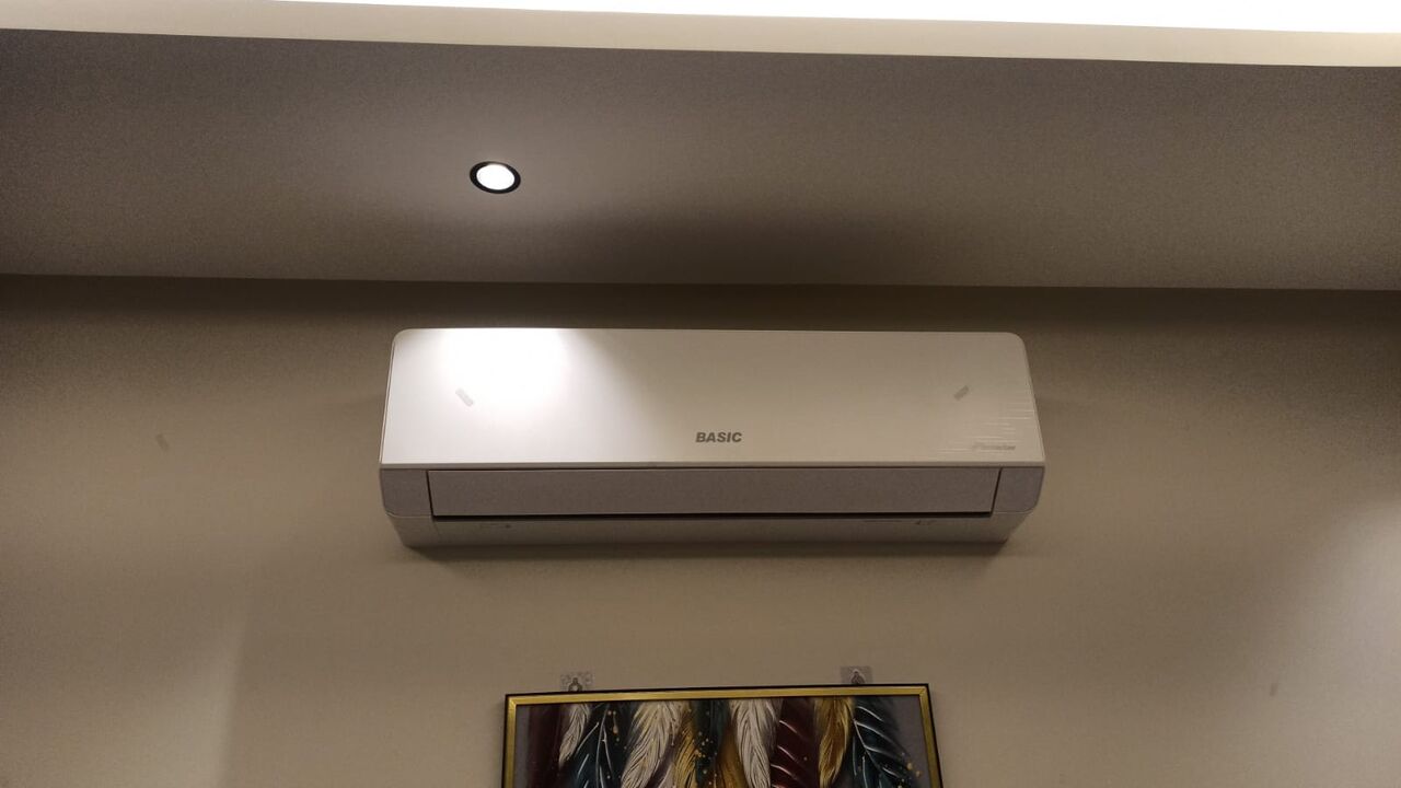 Riyadh, Air Conditioners, SAR 6600,  4 Brand New ACs....Used Only 1 Year