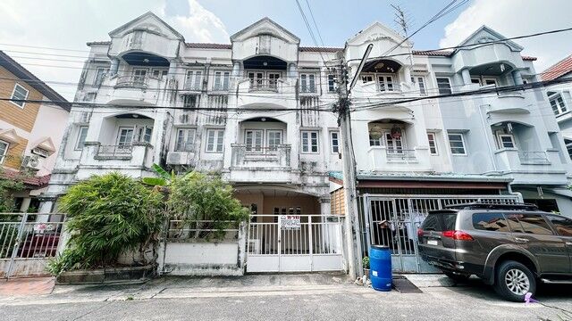 Bangkok, Real Estate For Sale, THB 2490000,  4 BR,  18 Sq. Feet,  จองด่วน ทาวน์เฮ้าส์ 3 ชั้น ซอยพิบูล