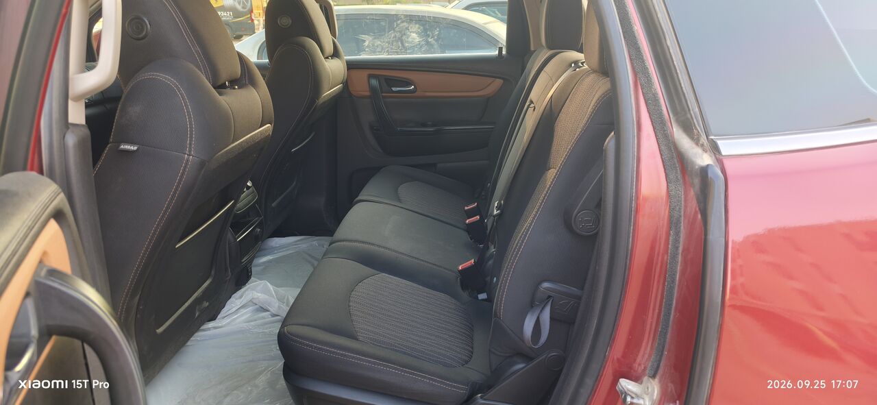 Al Rabwah, Vehicles, Cars & Trucks , SAR 27999,  Chevrolet Traverse,  2014,  Automatic,  167000 KM,    Red Colour