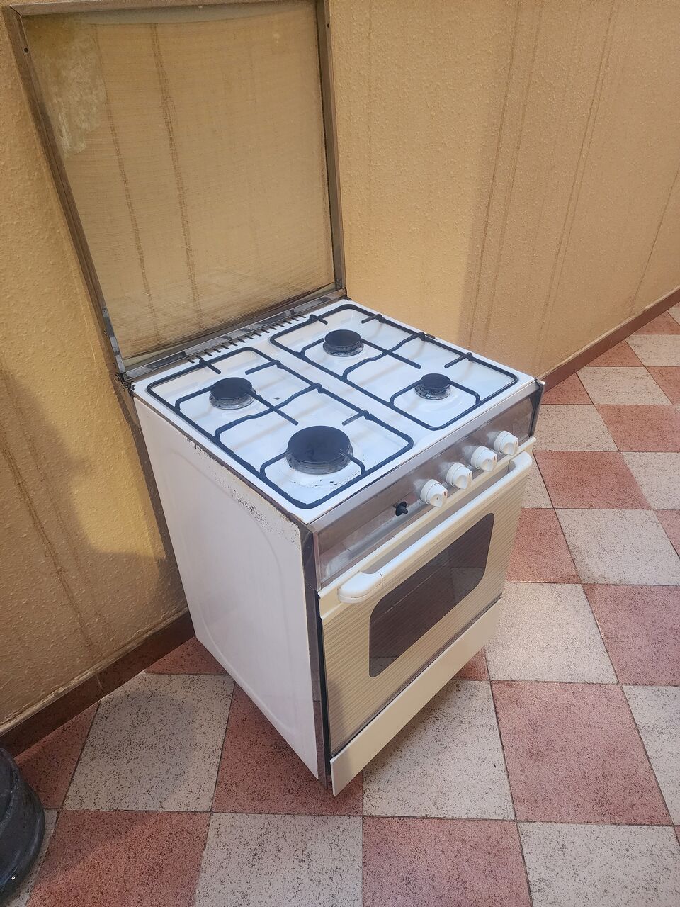Irqah, Appliances, SAR 200,  Gas Oven With 4 Burners
