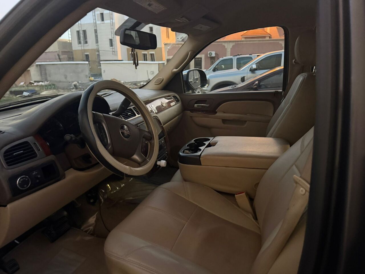 Jeddah, Vehicles, Cars & Trucks , SAR 25000,  GMC YUKON 2010 MODEL,  2010,  Automatic,  289000 KM,  FOR SALE &ndash;