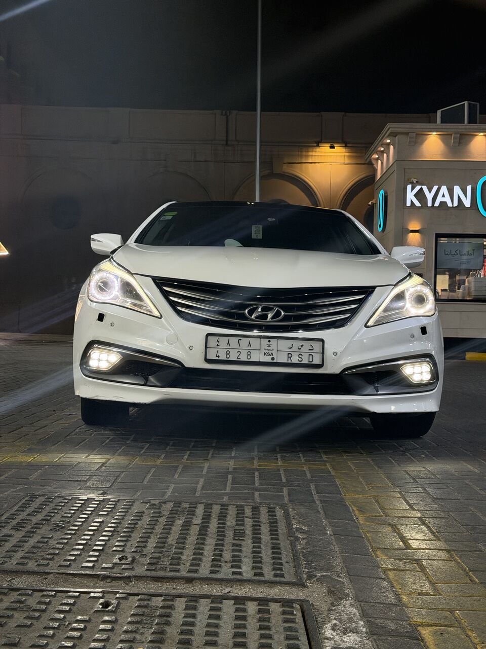 Jeddah, Vehicles, Cars & Trucks , SAR 45000,  Hyundai Azera,  2017,  Automatic,  152000 KM,    3.3 GDI Full Loaded