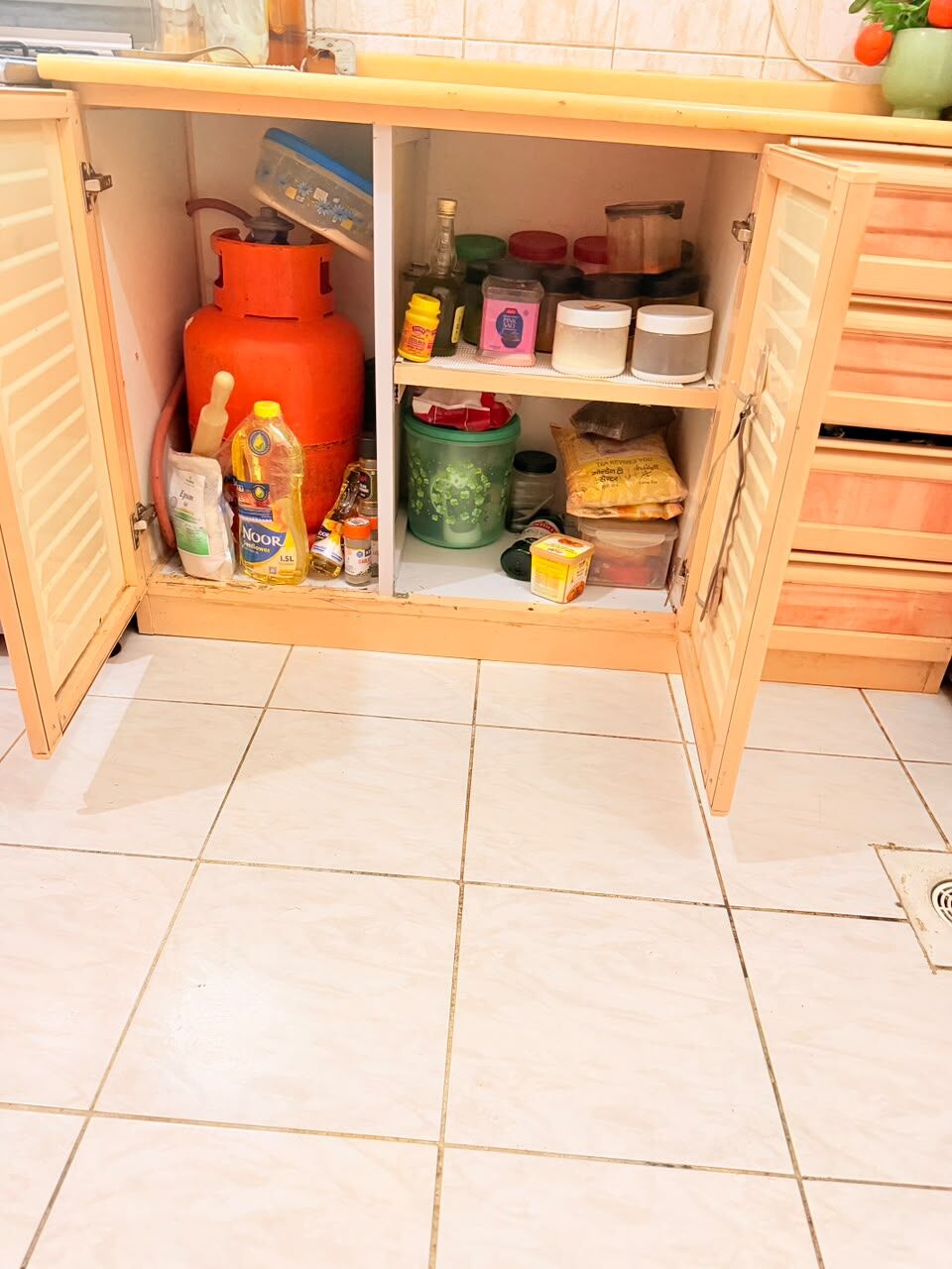 Jeddah, Household Items, SAR 350,  Kitchen Cabinet In Excellent Condition