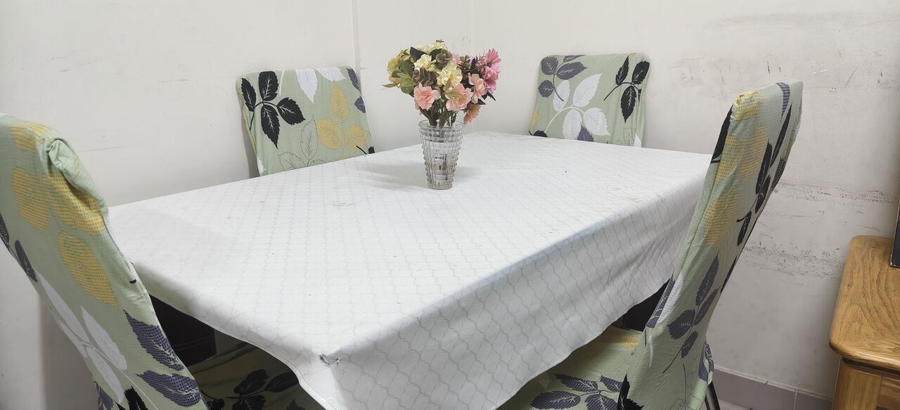 Al Shemaysi, Furniture, SAR 250,  Glass Top Dining Table With 4 Chairs