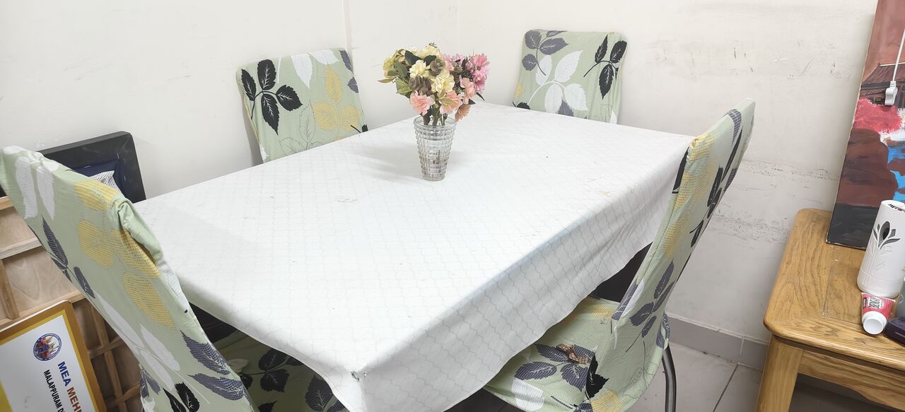 Al Shemaysi, Furniture, SAR 250,  Glass Top Dining Table With 4 Chairs