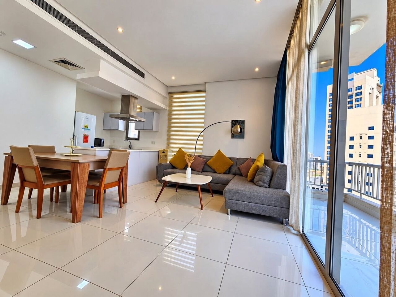 Juffair, Apartments, Flats, Houses & Villas, BHD 300/year,  1 BR,  Bahrain Juffair/High-end Apartment For Rent Furnished With All Electricity Including Plug
