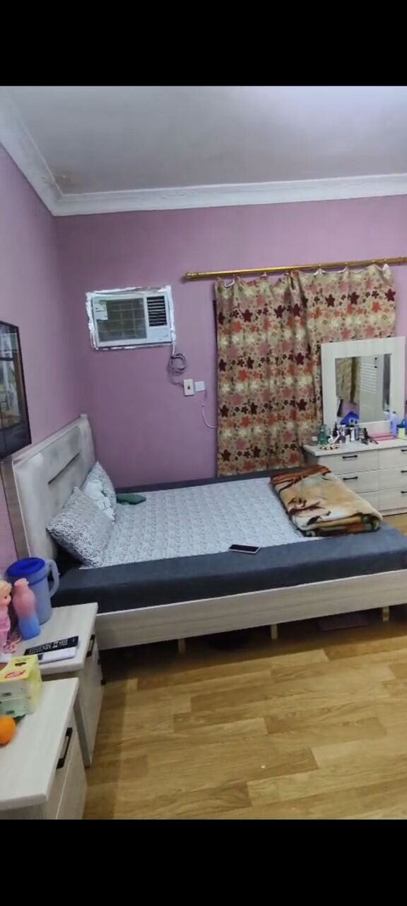 Al Iskan, Furniture, SAR 1050,  Selling King Size Bed Set, Wardrobe 4 Door, 2 Side Tables, Dressing Table With Chair.