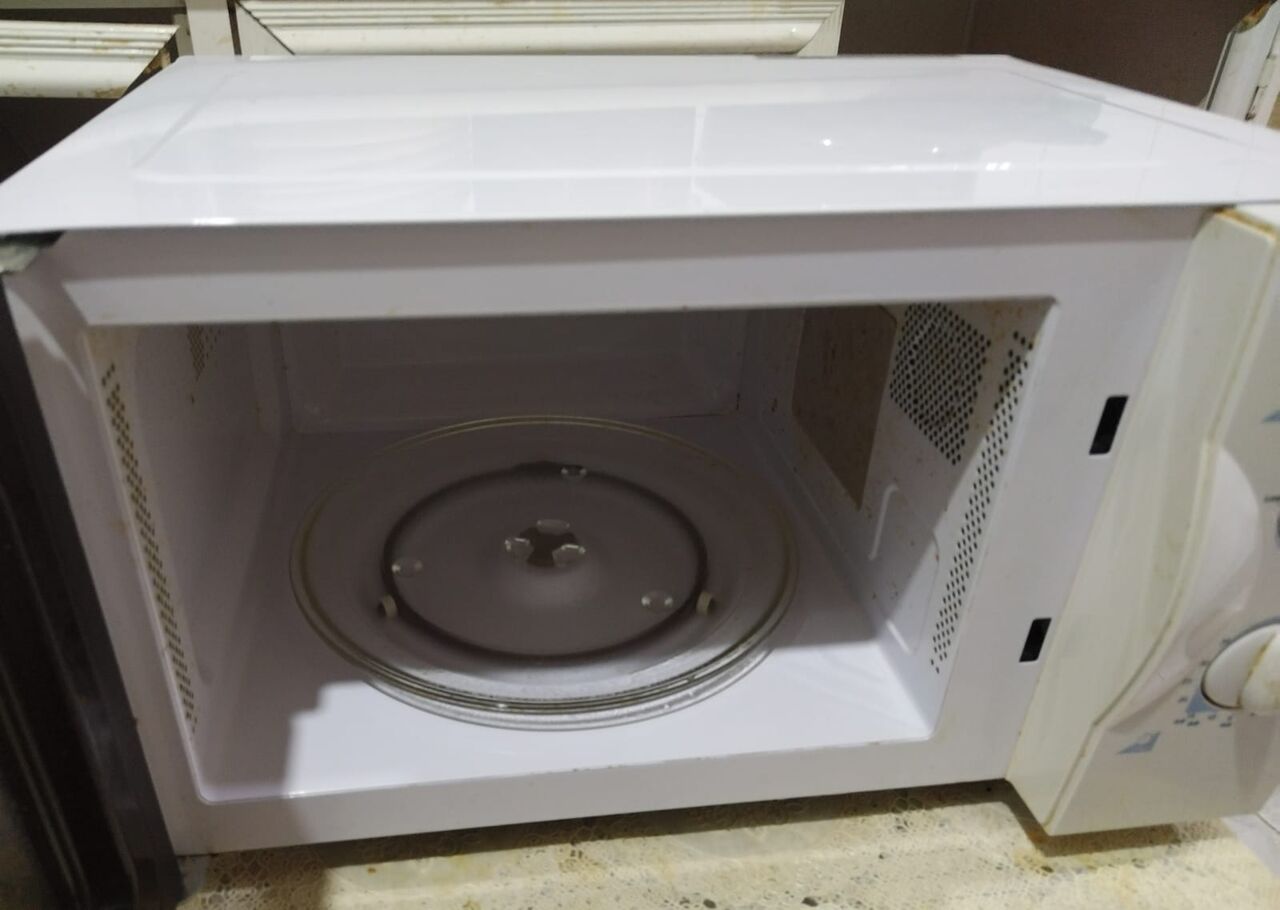 Jeddah, Household Items, SAR 125,  Microwaves For Sale