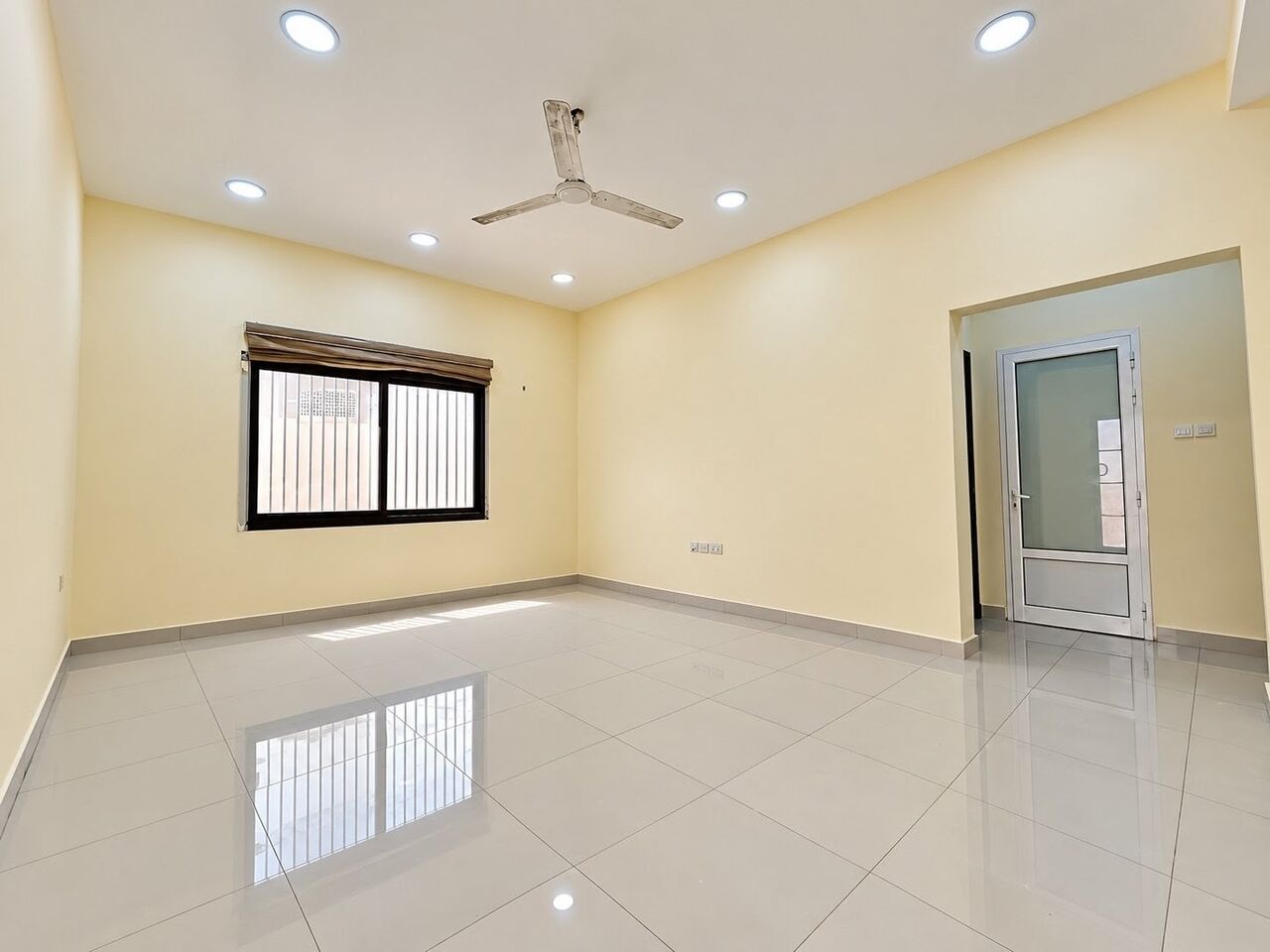 Arad, Apartments, Flats, Houses & Villas, BHD 250/year,  2 BR,  Arad City/high End Apartment For Rent Including Electricity Within The Limits
