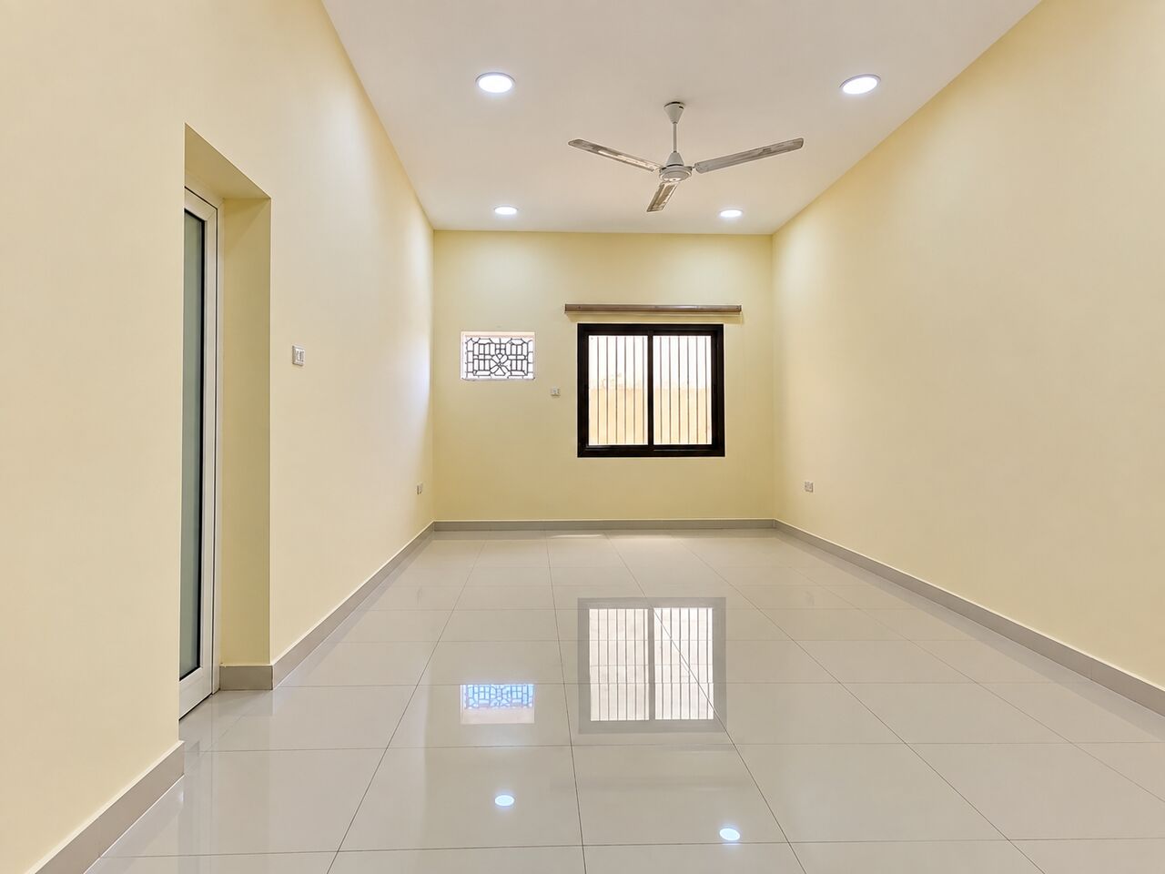 Arad, Apartments, Flats, Houses & Villas, BHD 250/year,  2 BR,  Arad City/high End Apartment For Rent Including Electricity Within The Limits