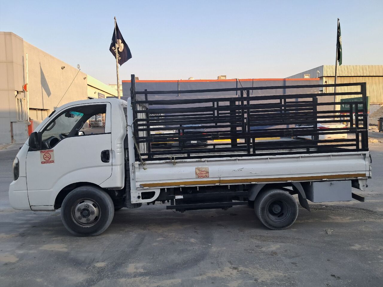 Al Khobar Al Shamalia, Translation, Dina Kia K4000 Rent- Daily Monthly With Driver