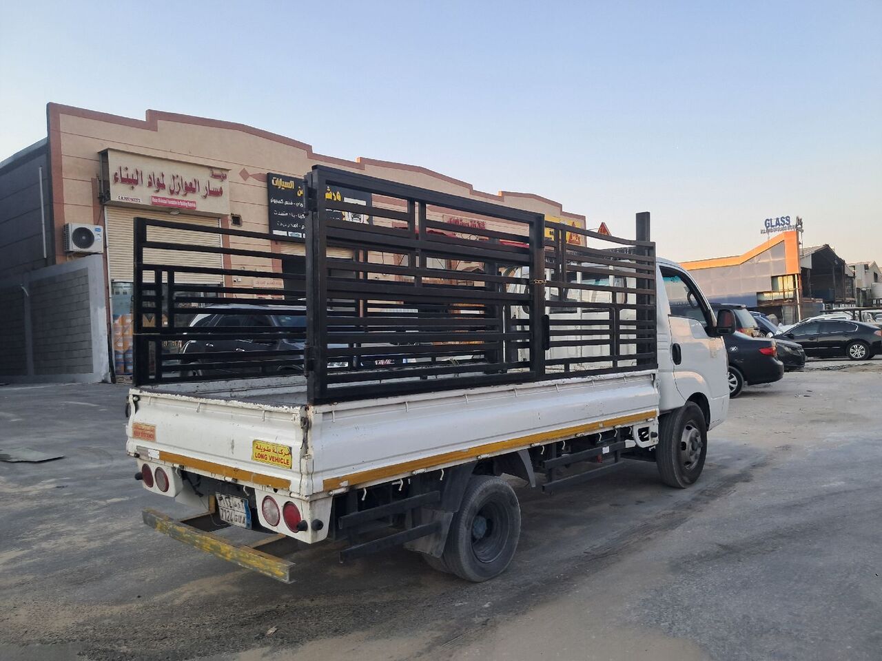 Al Khobar Al Shamalia, Translation, Dina Kia K4000 Rent- Daily Monthly With Driver