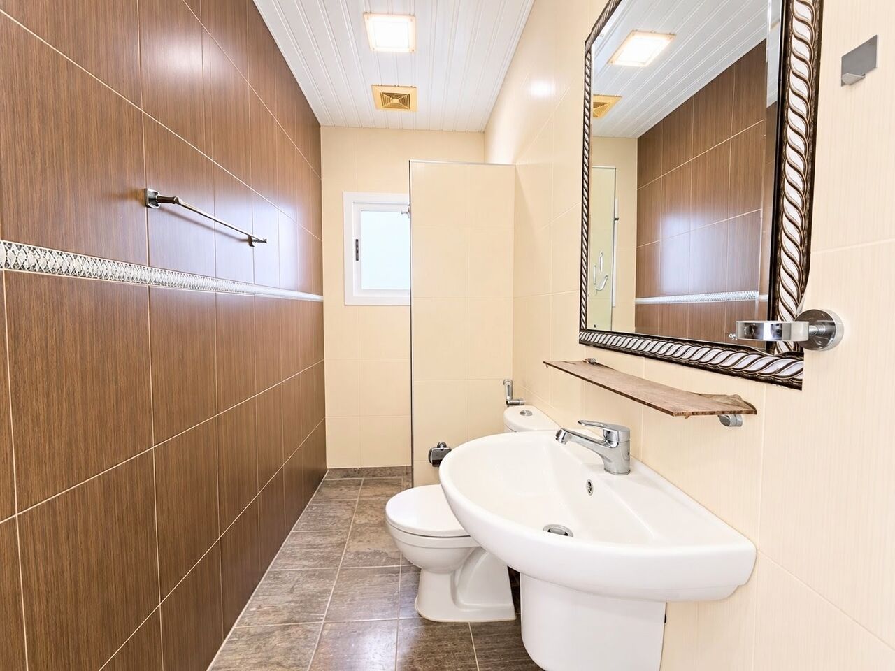 Arad, Apartments, Flats, Houses & Villas, BHD 250/year,  3 BR,  Arad City/High-end Apartment For Rent Sea View