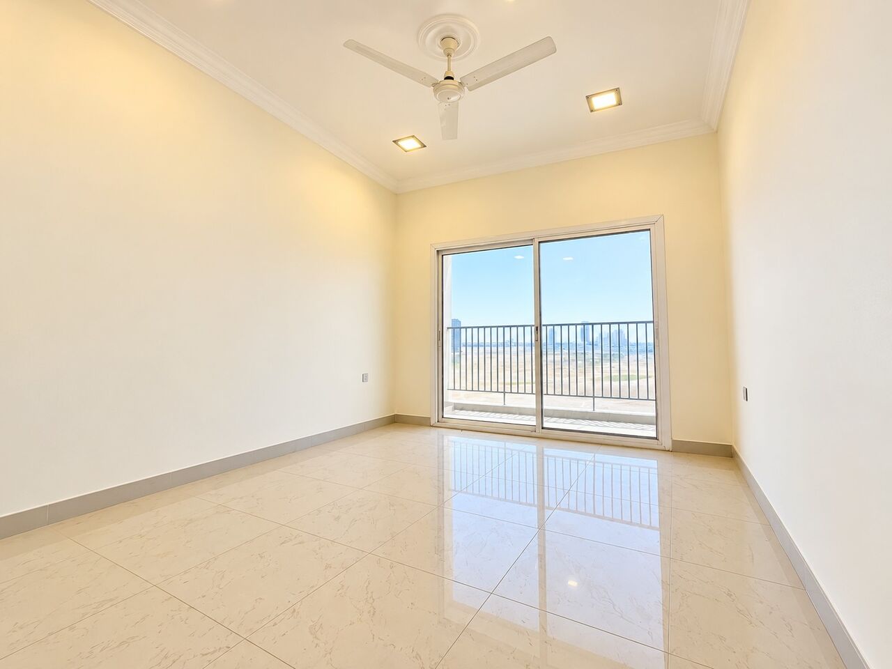 Arad, Apartments, Flats, Houses & Villas, BHD 250/year,  3 BR,  Arad City/High-end Apartment For Rent Sea View