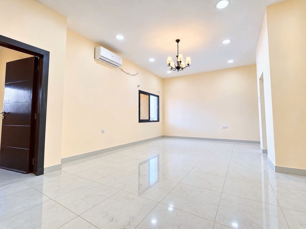 Arad, Apartments, Flats, Houses & Villas, BHD 170/year,  2 BR,  Arad City/high End Apartment For Rent With Air Conditioning At An Attractive Price