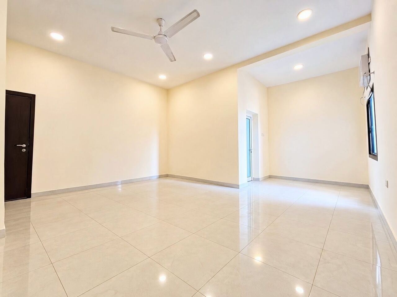 Arad, Apartments, Flats, Houses & Villas, BHD 170/year,  2 BR,  Arad City/high End Apartment For Rent With Air Conditioning At An Attractive Price
