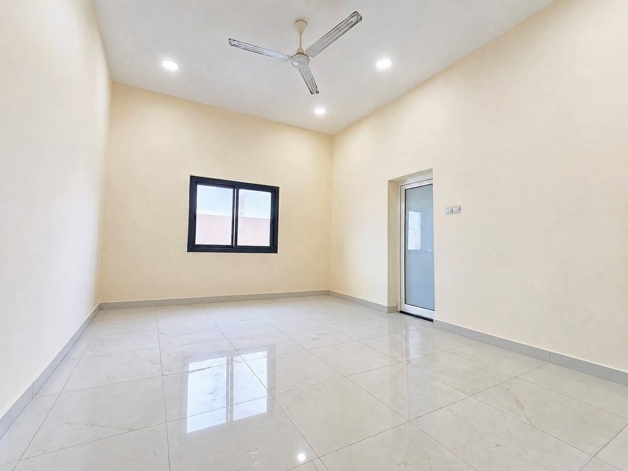 Arad, Apartments, Flats, Houses & Villas, BHD 170/year,  2 BR,  Arad City/high End Apartment For Rent With Air Conditioning At An Attractive Price