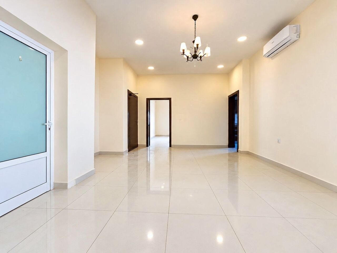 Arad, Apartments, Flats, Houses & Villas, BHD 170/year,  2 BR,  Arad City/high End Apartment For Rent With Air Conditioning At An Attractive Price