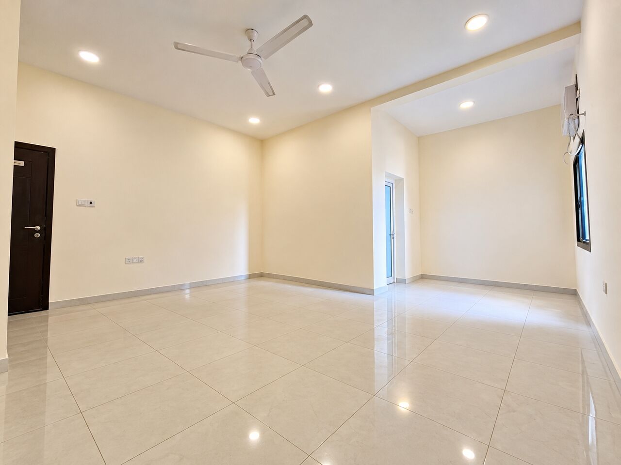 Arad, Apartments, Flats, Houses & Villas, BHD 170/year,  2 BR,  Arad City/high End Apartment For Rent With Air Conditioning At An Attractive Price