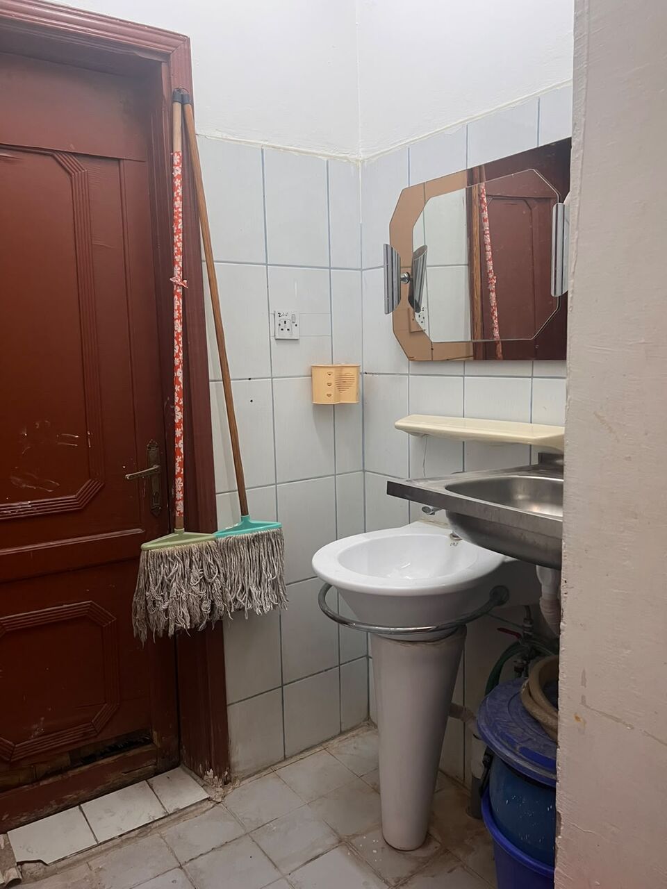 Hara, Rooms for Rent, Single Big Room Available In Hara AL-Raji Bank
