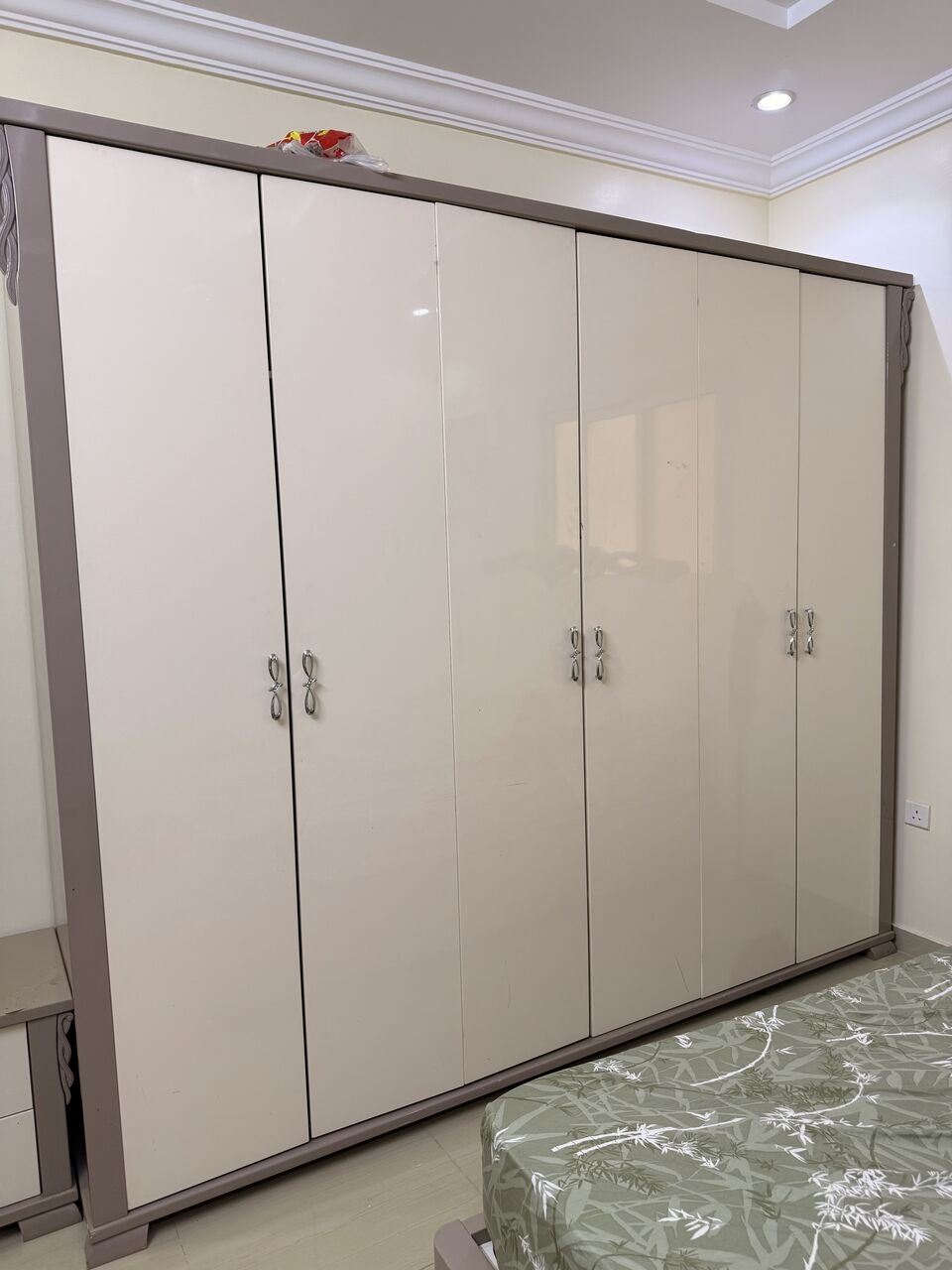 Jeddah, Furniture, SAR 2000,  Urgent :Bedroom Set For Sale