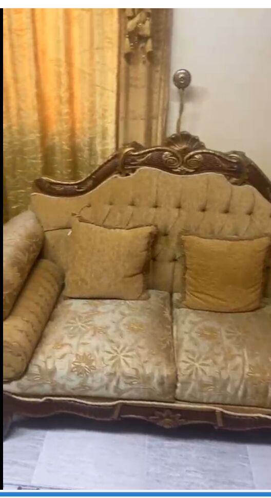 Yanbu, Household Items, SAR 500,  GOLDEN & BULE COLOR COMPLETE SOFA SET.. 500 EACH CALL OR WHATSAPP  0561020369