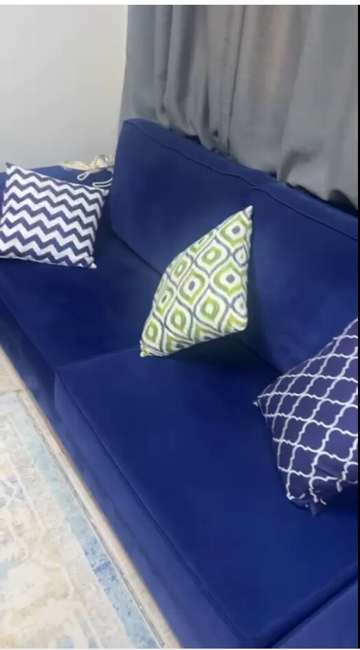 Yanbu, Household Items, SAR 500,  GOLDEN & BULE COLOR COMPLETE SOFA SET.. 500 EACH CALL OR WHATSAPP  0561020369