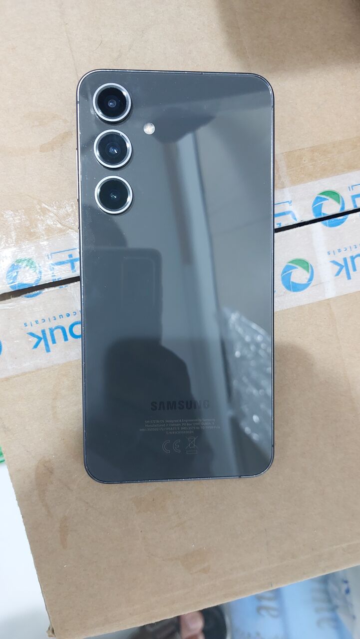 Al Janadriyah, Mobile Phones, SAR 1150,  Galaxy S24 Fe Black, 256Gb Dual Sim