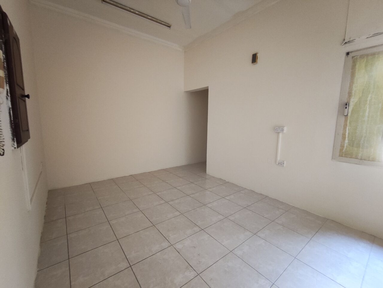 Manama, Apartments, Flats, Houses & Villas, BHD 100/year,  1 BR,  Um Al Hassam:- 1Bhk Unfurnished Flat On Rent..