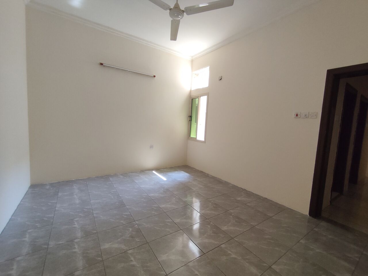 Manama, Apartments, Flats, Houses & Villas, BHD 100/year,  1 BR,  Um Al Hassam:- 1Bhk Unfurnished Flat On Rent..