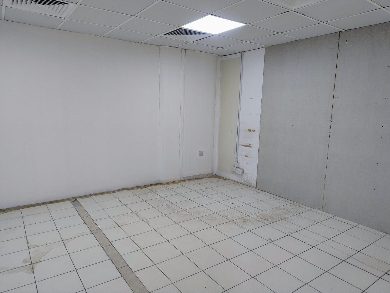 Deira, Offices, AED 106400,  1064 Sq. Feet,  Office For Rent In Al Garhoud &ndash; 1,064 Sq Ft