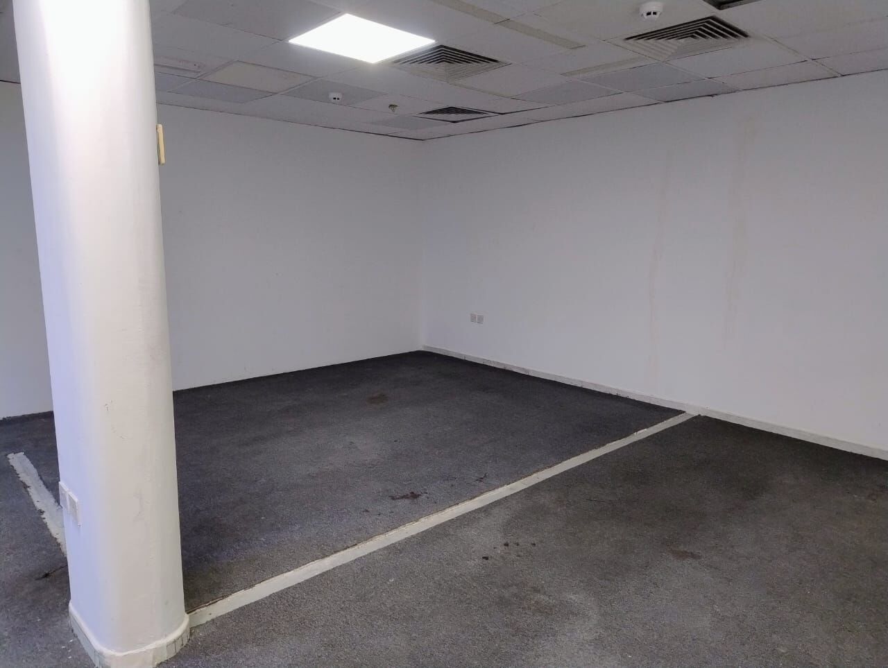 Deira, Offices, AED 106400,  1064 Sq. Feet,  Office For Rent In Al Garhoud &ndash; 1,064 Sq Ft