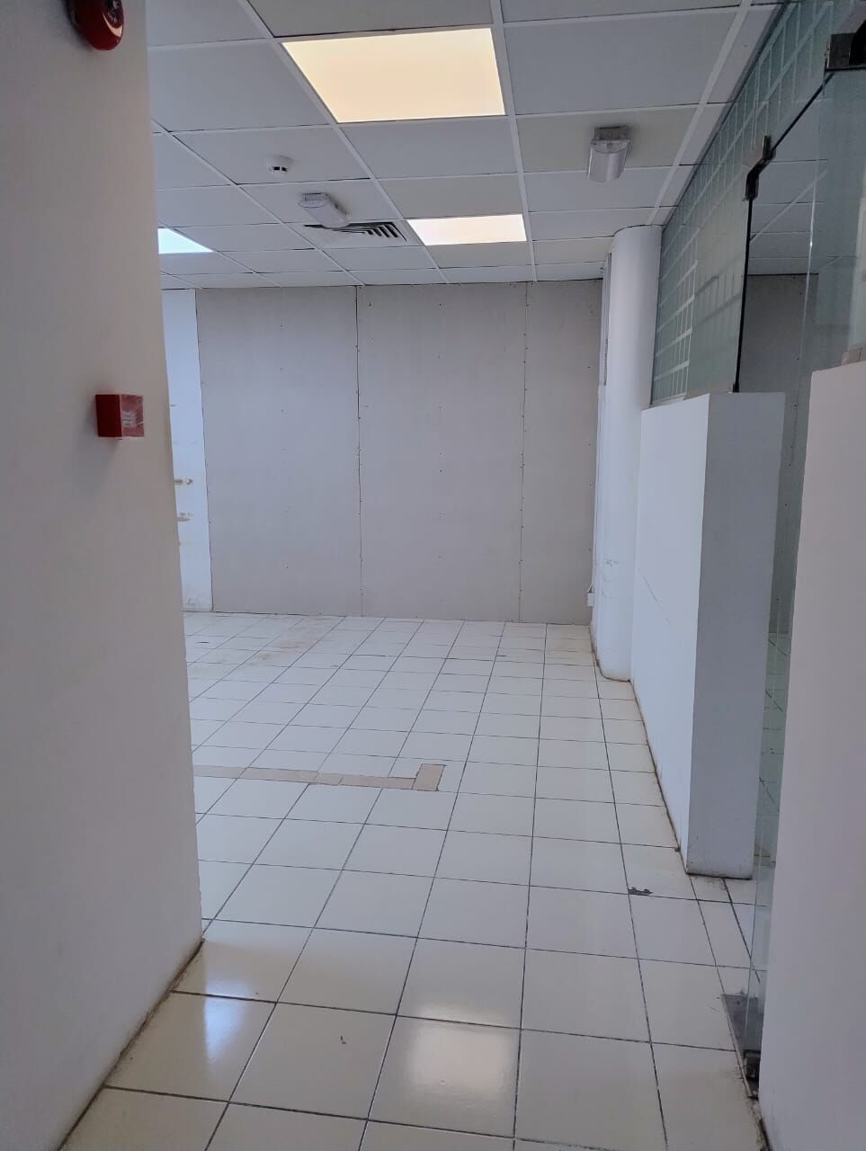 Deira, Offices, AED 106400,  1064 Sq. Feet,  Office For Rent In Al Garhoud &ndash; 1,064 Sq Ft