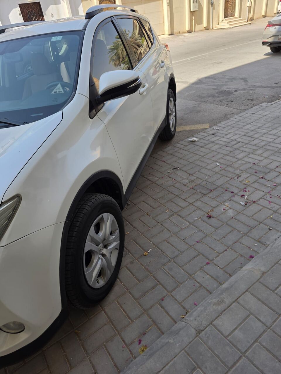 Riyadh, Vehicles, Cars & Trucks , SAR 34000,  Toyota RAV4,  2014,  Automatic,  434 KM,    For Sale