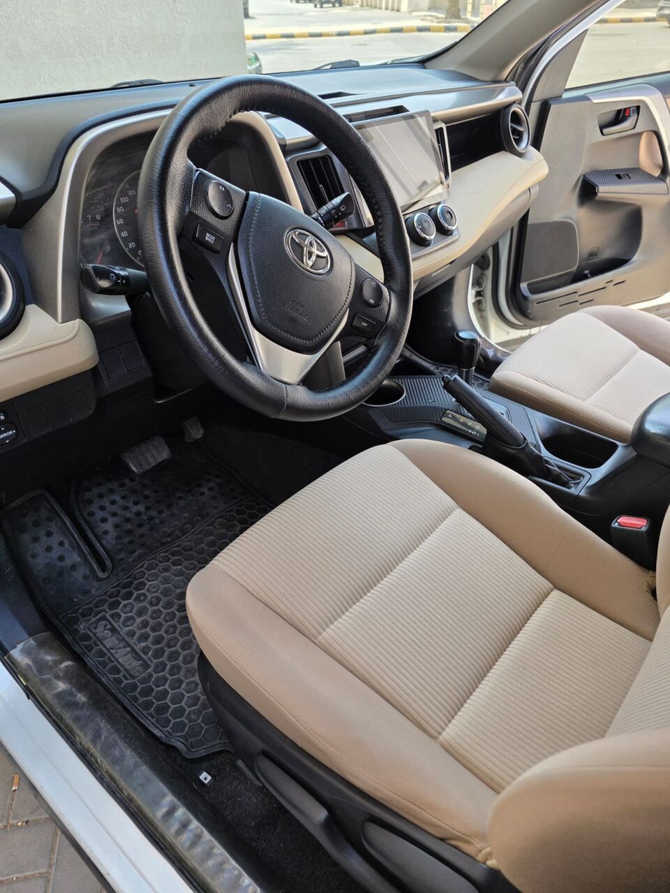 Riyadh, Vehicles, Cars & Trucks , SAR 34000,  Toyota RAV4,  2014,  Automatic,  434 KM,    For Sale