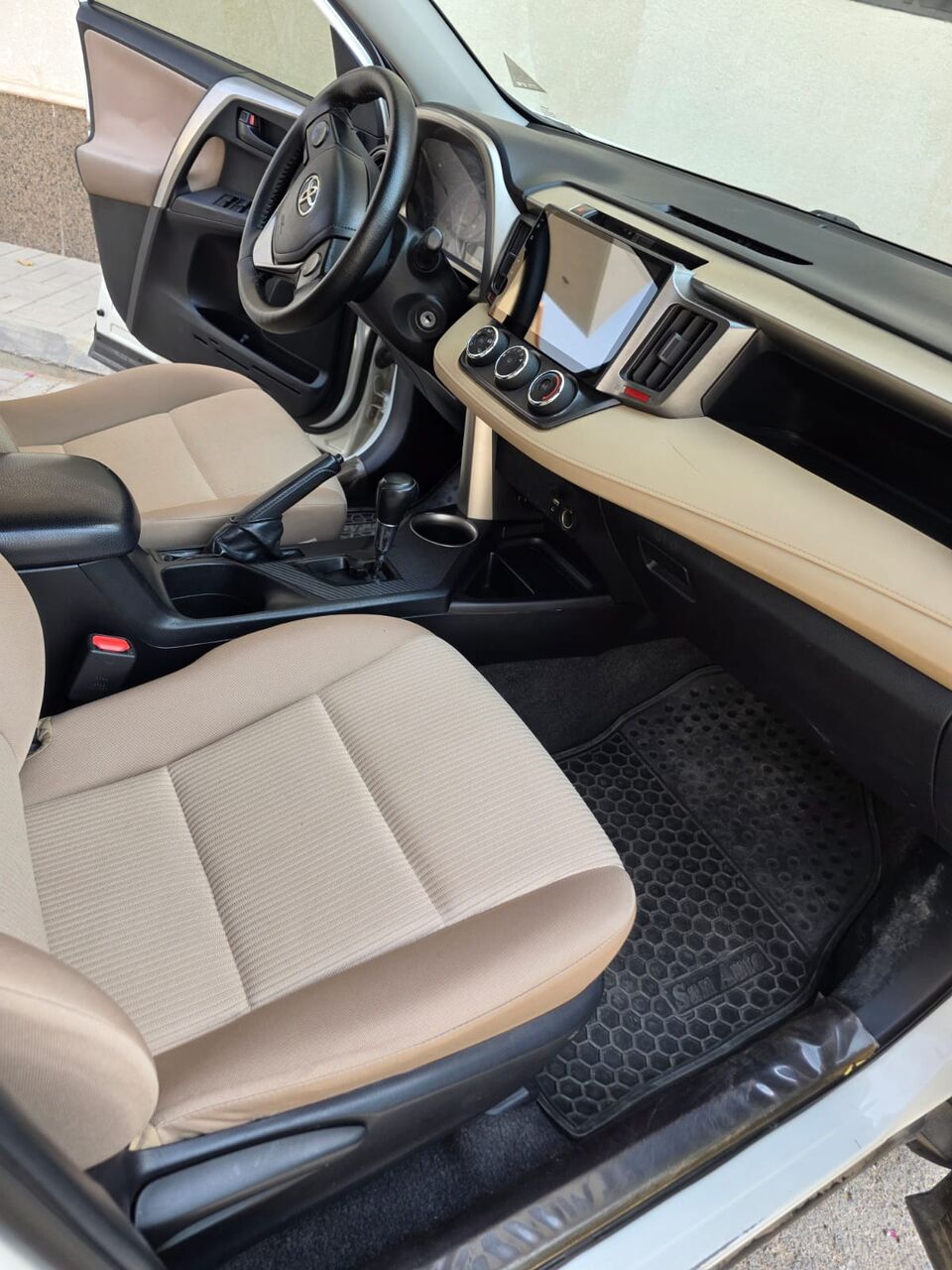 Riyadh, Vehicles, Cars & Trucks , SAR 34000,  Toyota RAV4,  2014,  Automatic,  434 KM,    For Sale