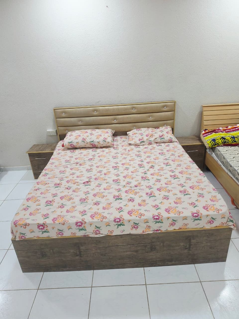 Jeddah, Furniture, SAR 1700,  QUEEN SIZE BEDSET FOR SALE