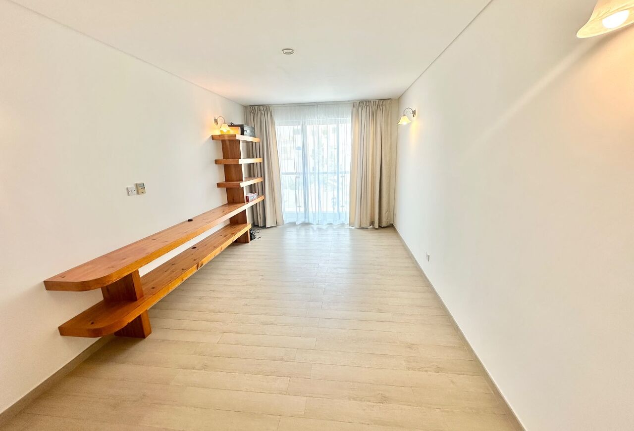 Manama, Villas, BHD 800,  Family Villa In Amwaj | 3 Masters + Jacuzzi