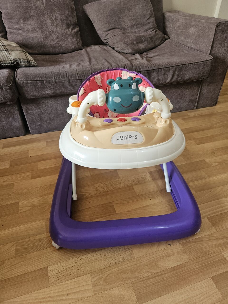 Riyadh, Baby & Kid Stuff, SAR 1,  Junior Walker , Baby Bathtub,automatic Swing, Feeding Table