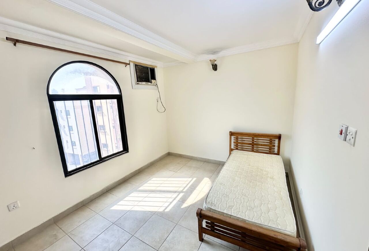 Manama, Apartments, Flats, Houses & Villas, BHD 250/month,  2 BR,  INCLUSIVE| MAINTENANCE| SEMI OPEN KITCHEN| PARKING