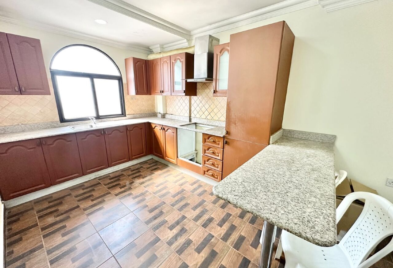 Manama, Apartments, Flats, Houses & Villas, BHD 250/month,  2 BR,  INCLUSIVE| MAINTENANCE| SEMI OPEN KITCHEN| PARKING