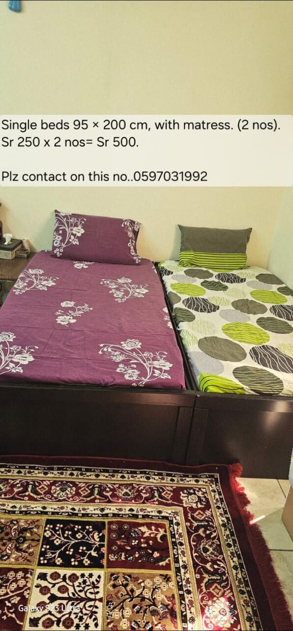 Jeddah, Household Items, SAR 250,  4 Burner Gas Stove With Oven, 2 Single Beds, 3 Door Large Cupboard