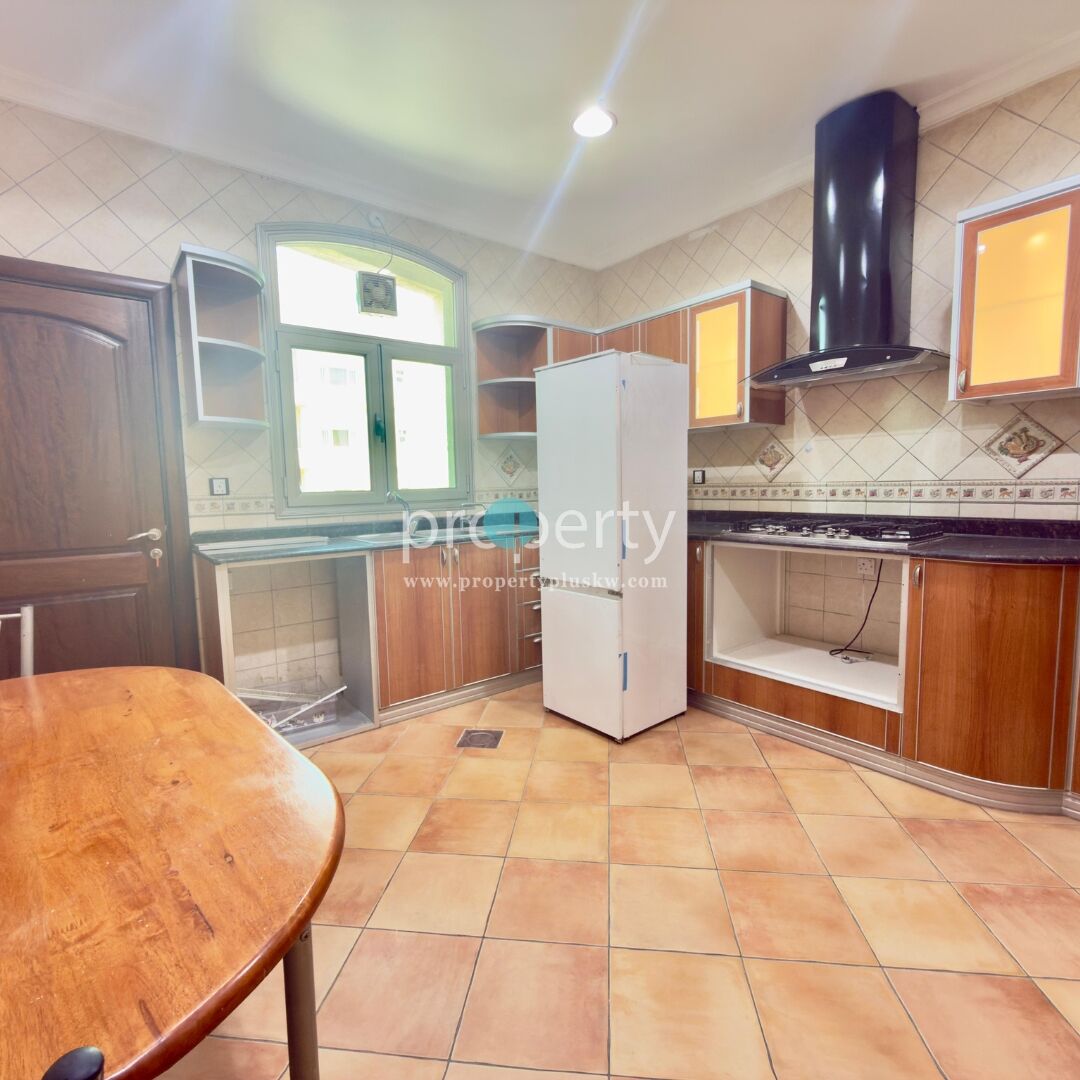 Salmiya, Apartments, Flats, Houses & Villas, KWD 1150/month,  3 BR,  Spacious 3 Apartment With View For Rent In Salmiya