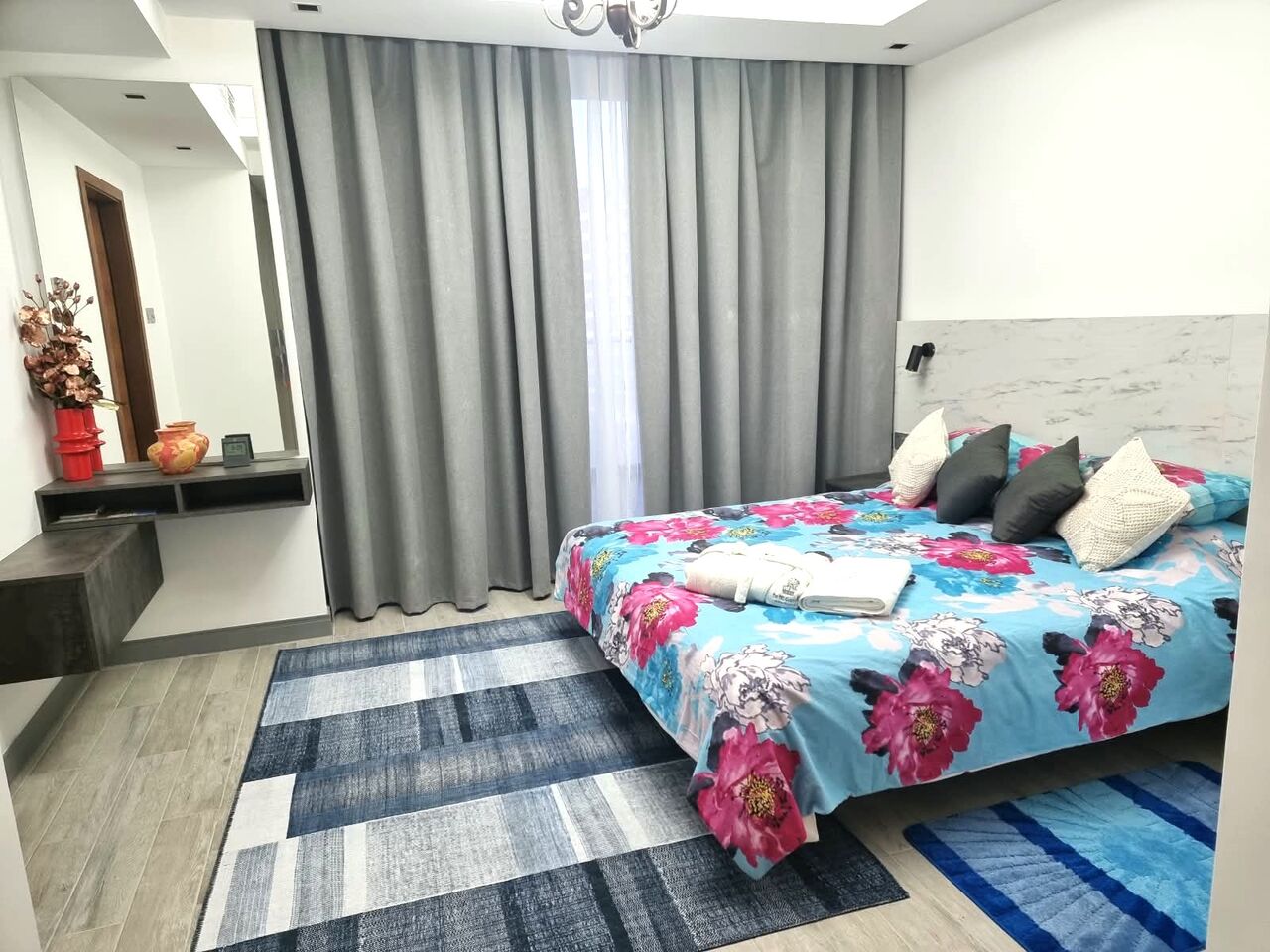 Manama, Apartments, Flats, Houses & Villas, BHD 1200/month,  3 BR,  3 Bedroom Flat For Rent In Dilmunia Hanging Garden