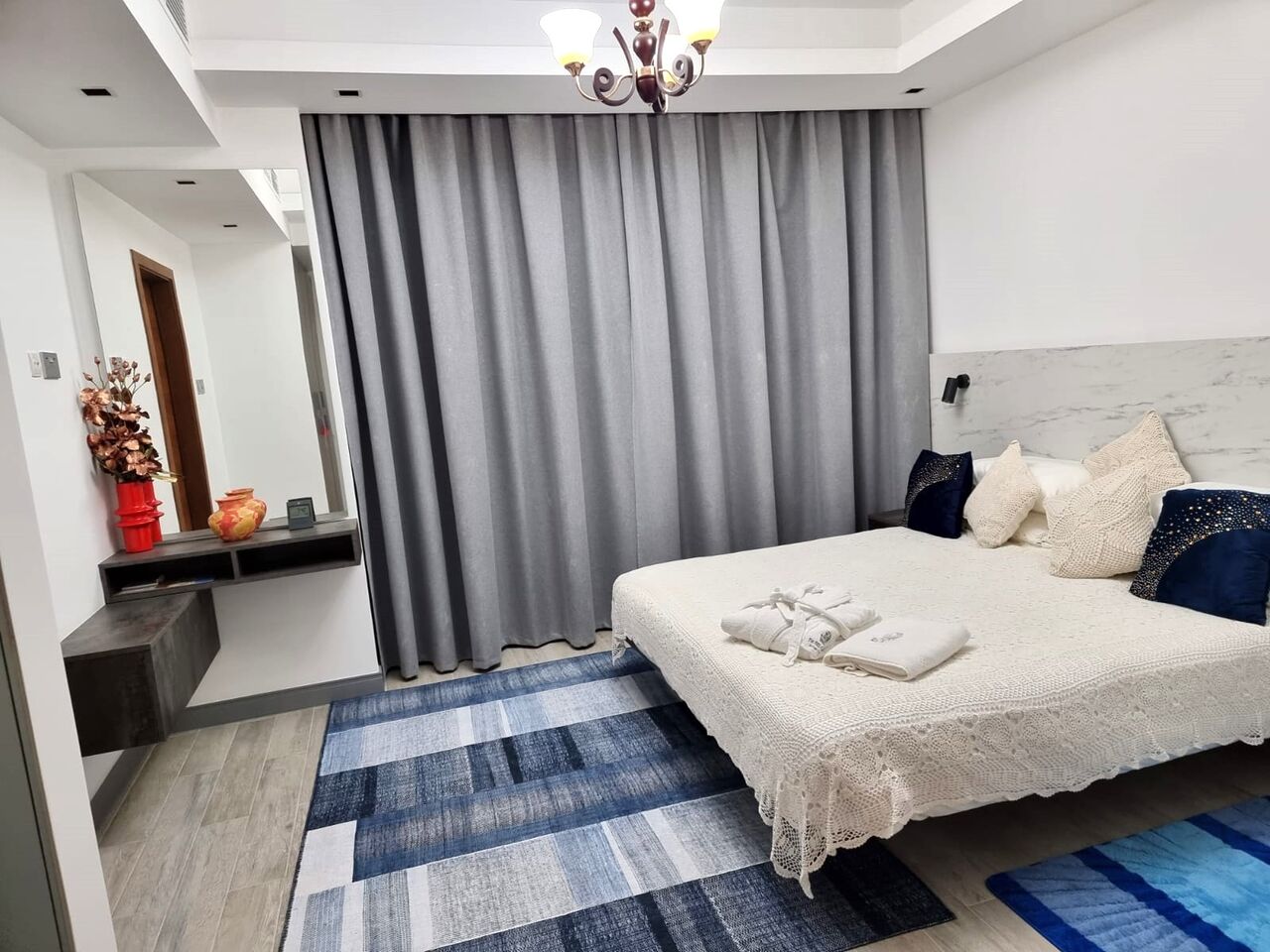 Manama, Apartments, Flats, Houses & Villas, BHD 1200/month,  3 BR,  3 Bedroom Flat For Rent In Dilmunia Hanging Garden