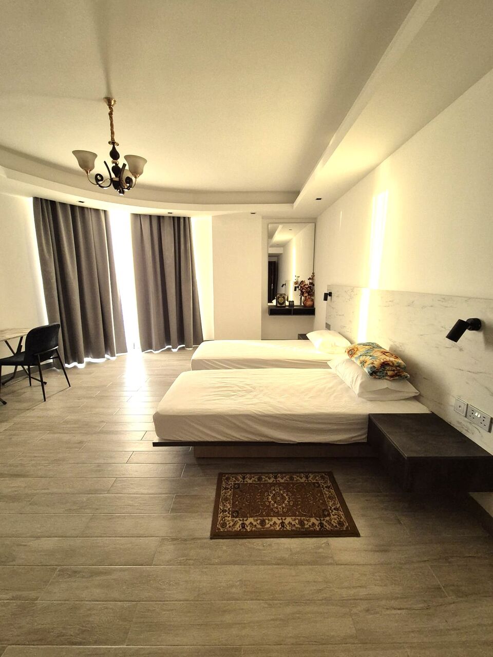 Manama, Apartments, Flats, Houses & Villas, BHD 1200/month,  3 BR,  3 Bedroom Flat For Rent In Dilmunia Hanging Garden