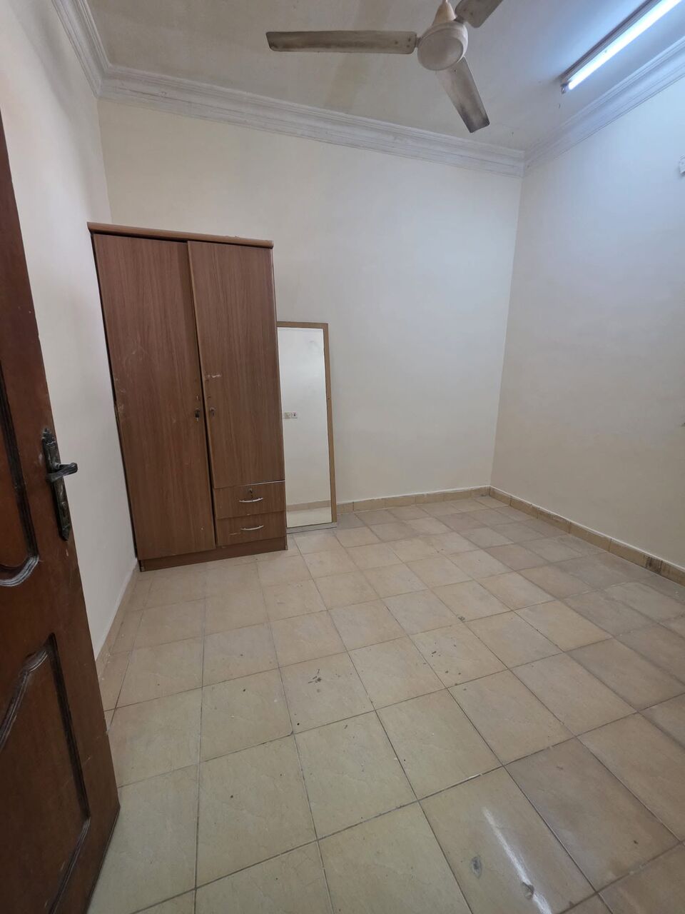 Gudaibiya, Apartments, Flats, Houses & Villas, BHD 130/month,  Big Studio Flat For Rent In Gudaibiya With EWA  Nearby Mustafa Mosque