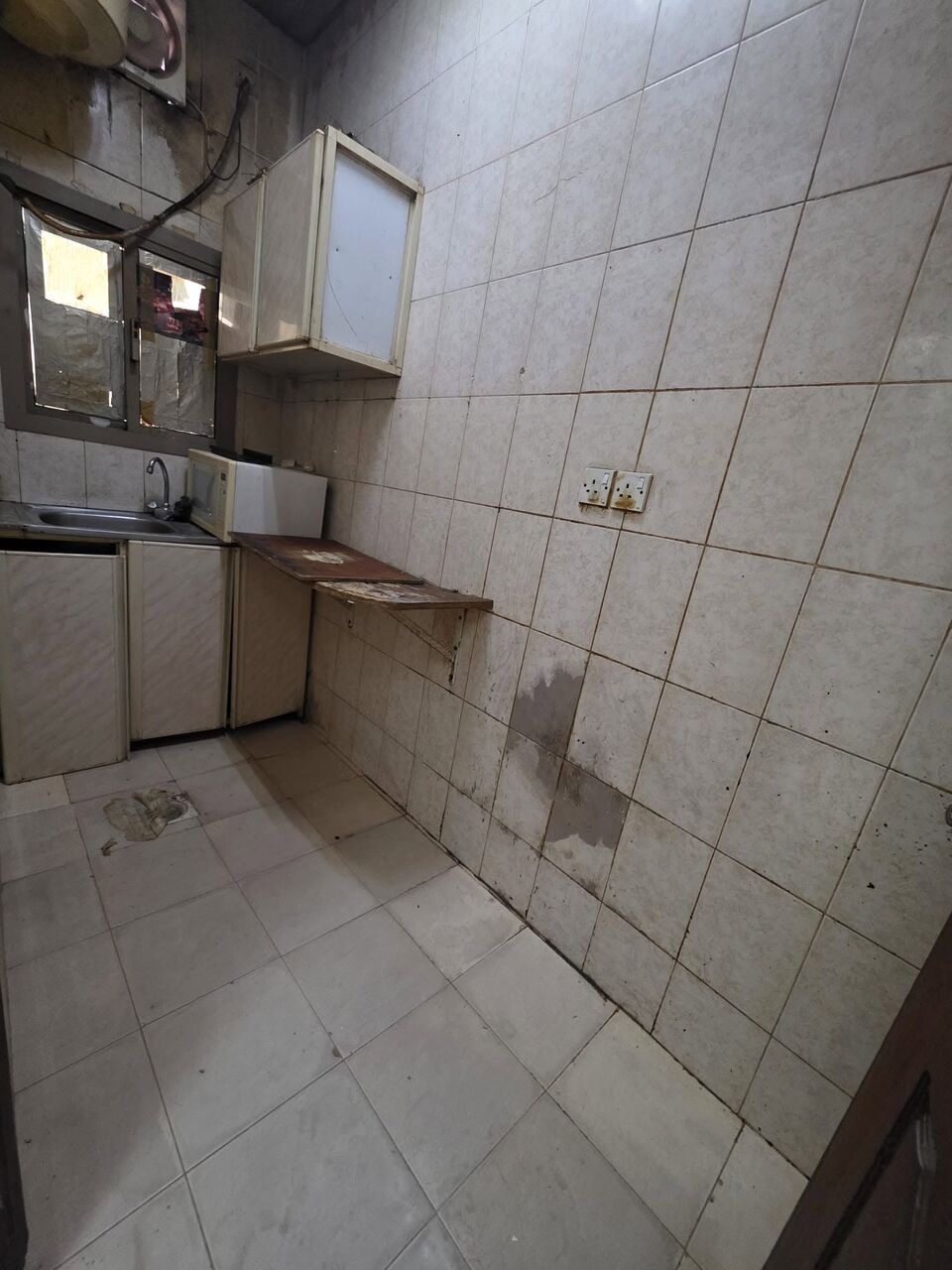 Gudaibiya, Apartments, Flats, Houses & Villas, BHD 130/month,  Big Studio Flat For Rent In Gudaibiya With EWA  Nearby Mustafa Mosque