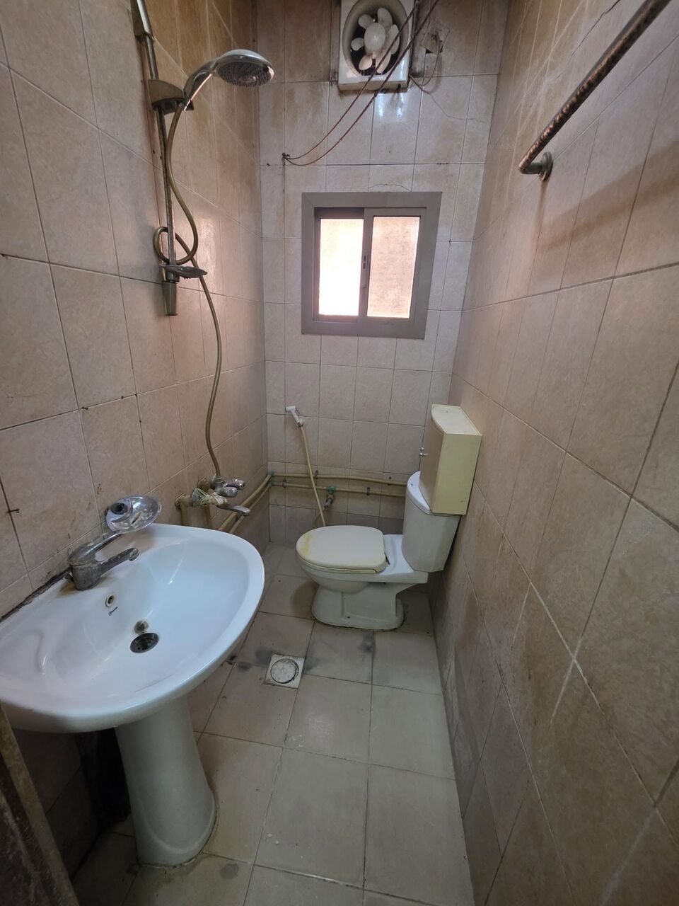 Gudaibiya, Apartments, Flats, Houses & Villas, BHD 130/month,  Big Studio Flat For Rent In Gudaibiya With EWA  Nearby Mustafa Mosque